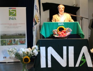 Julio Kalazich, Director del INIA durante seminario  presentación de proyecto valorización tomate limacho