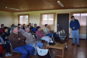 El investigador Hamil Uribe invitó a los agricultores a realizar mantenimientos permanentes en sus sistemas de riego para optimizar el uso del agua.